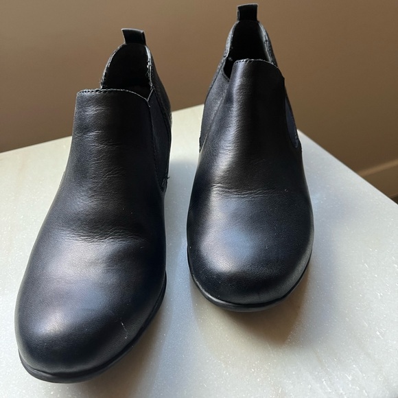 Remonte:  black leather low cut booties size 38 - Picture 13 of 16